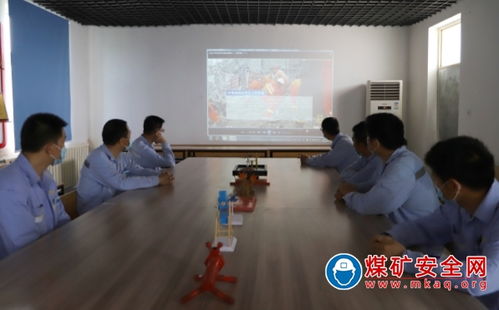 新疆天业天辰化工厂组织观看安全教育警示片